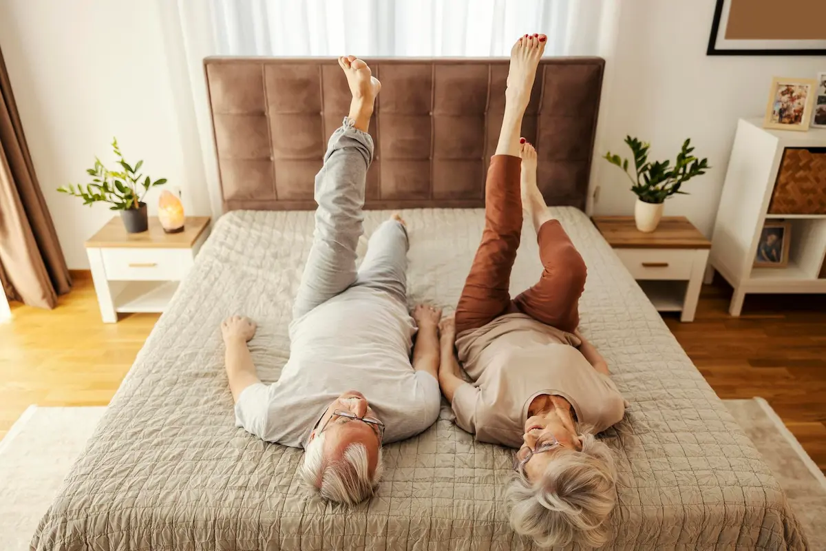 Couple satisfait de son nouveau matelas — témoignage client MeilleurMatelas.fr